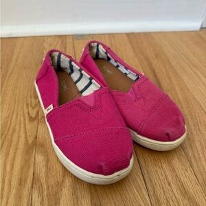 Girls Y12 Pink Tom’s Slip On Alpargata Magenta Pink Classic Heritage Toddler Kid